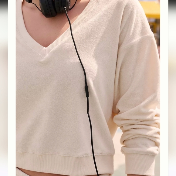 Beyond Yoga Long-Sleeve Tropez Pullover Pale Butter Yellow Terry Cloth V Neck - Picture 3 of 7